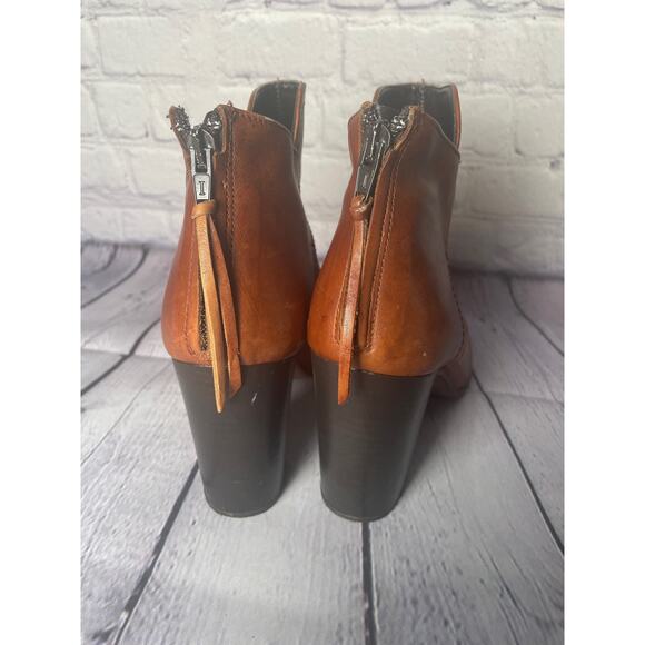 Bata Ankle Boots Women's 40 / 8.5 Brown Leather Distressed Zip Block Heel Bootie - Picture 6 of 9